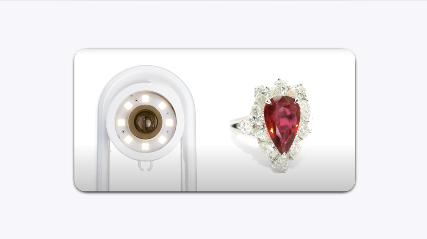 Example of a ring photographed with Yellow Light.